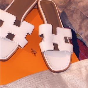Hermès sandals in white only worn twice! 🤍
